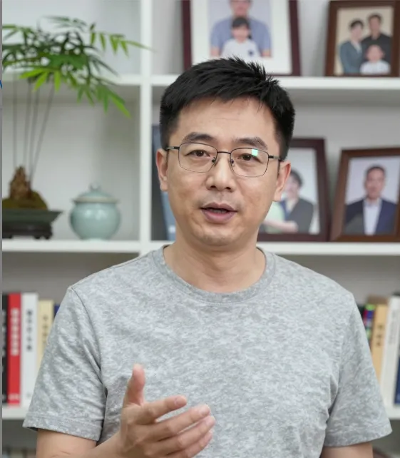 周漾-休闲造型 | 公共数字人形象风格推荐 - 蝉镜AI
